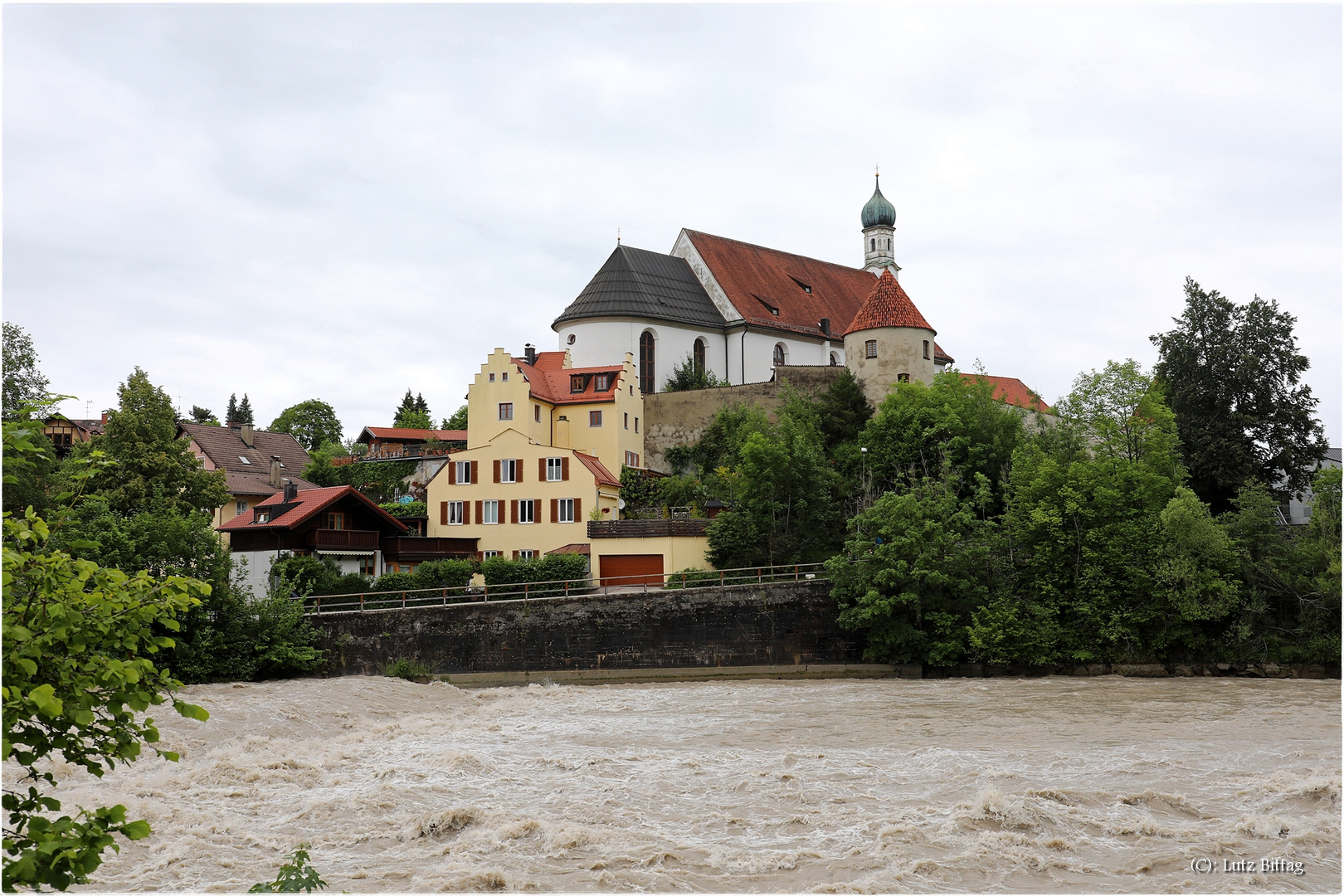  Franziskaner-Kirche St. Stephan in Füssen im Allgäu