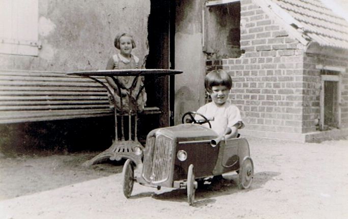 Französische Kinder um 1930 (1)