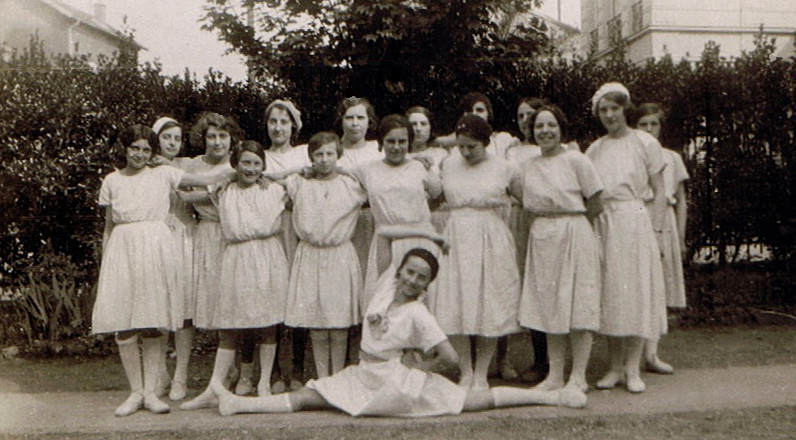 Französische Tanzgruppe um 1935