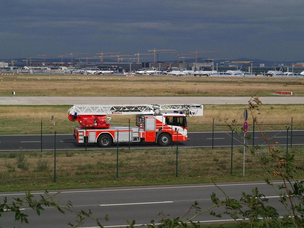 FRAPORT DLK-23/12 GL CS ECONIC 1833 Nle_Magirus