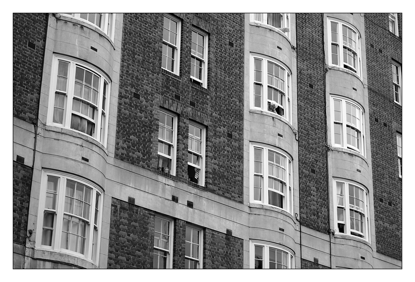 Frau am Fenster Foto &amp; Bild architektur, erwachsene