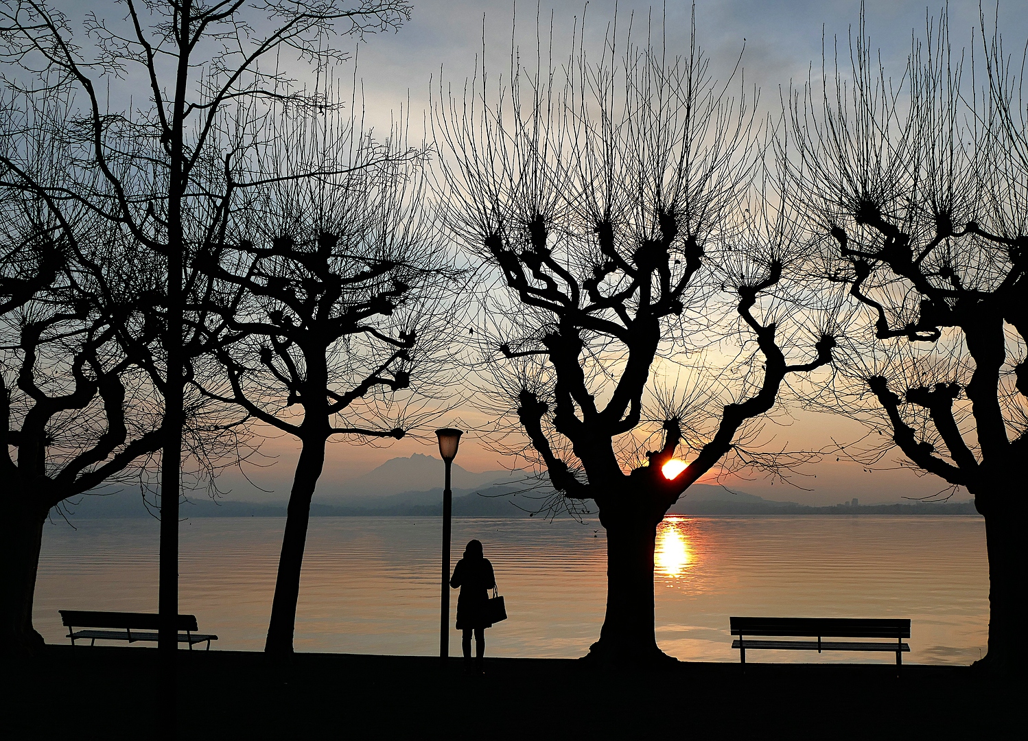 Frau am See