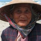 Frau am Strand von Da Nang