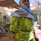 Frau auf dem Markt in Rissani