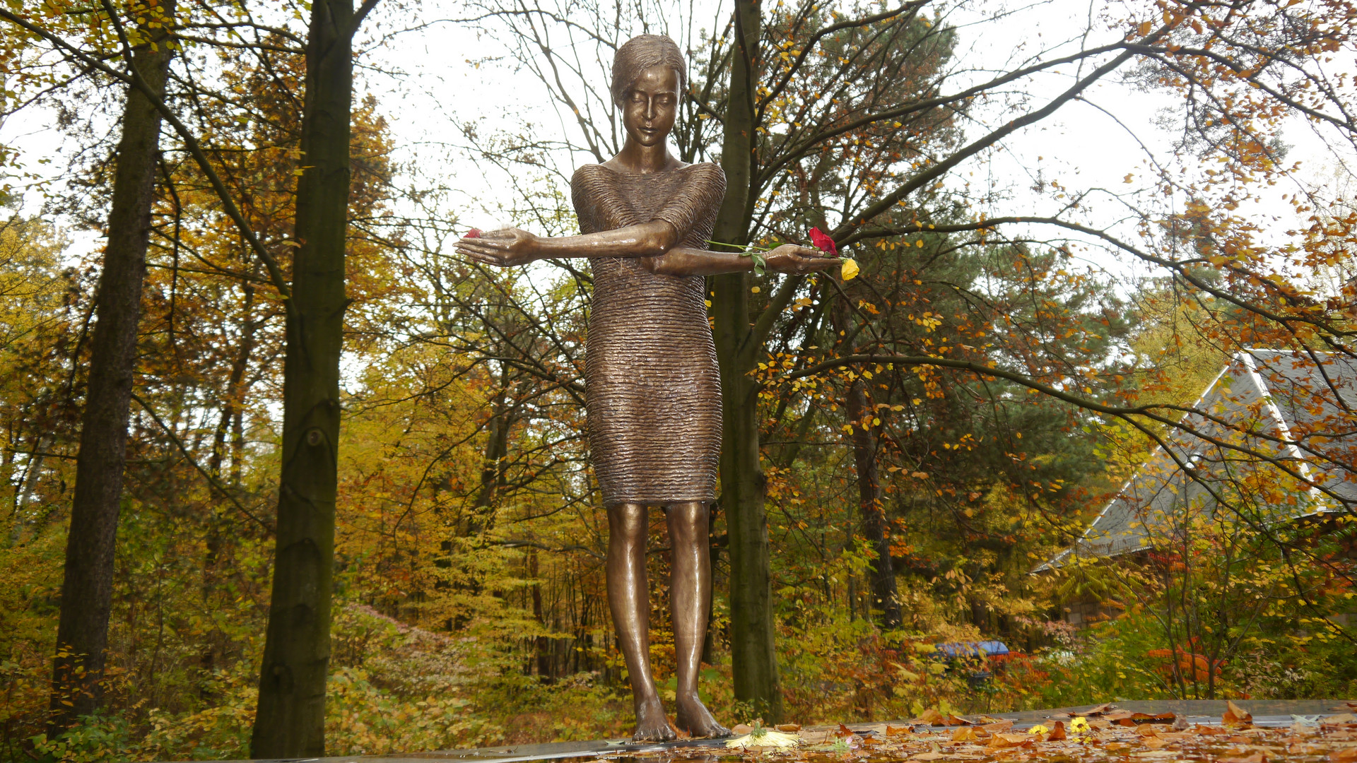 Frau aus Bronze