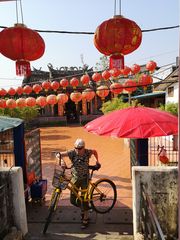 Frau Fahrrad Tempel BangkoK P20-20-col +Story