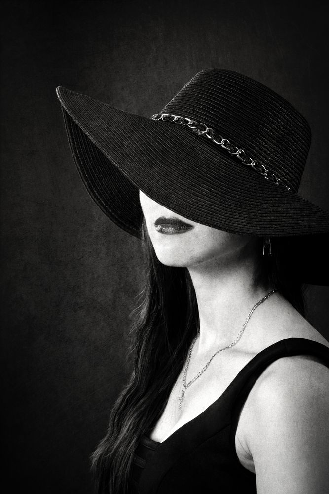 Frau im Hut (schwarz) Foto &amp; Bild fashion, hutmode, portrait Bilder
