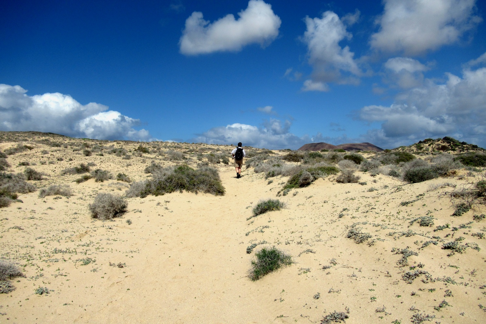 Frau im Sand