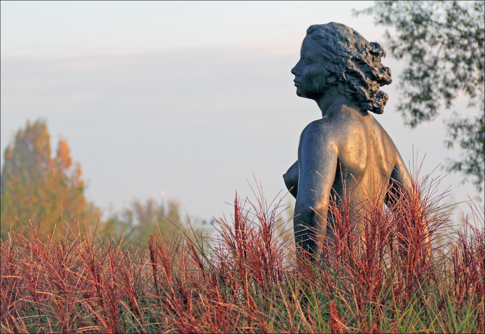 Frau im Wind