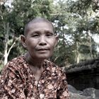 Frau in Angkor Wat