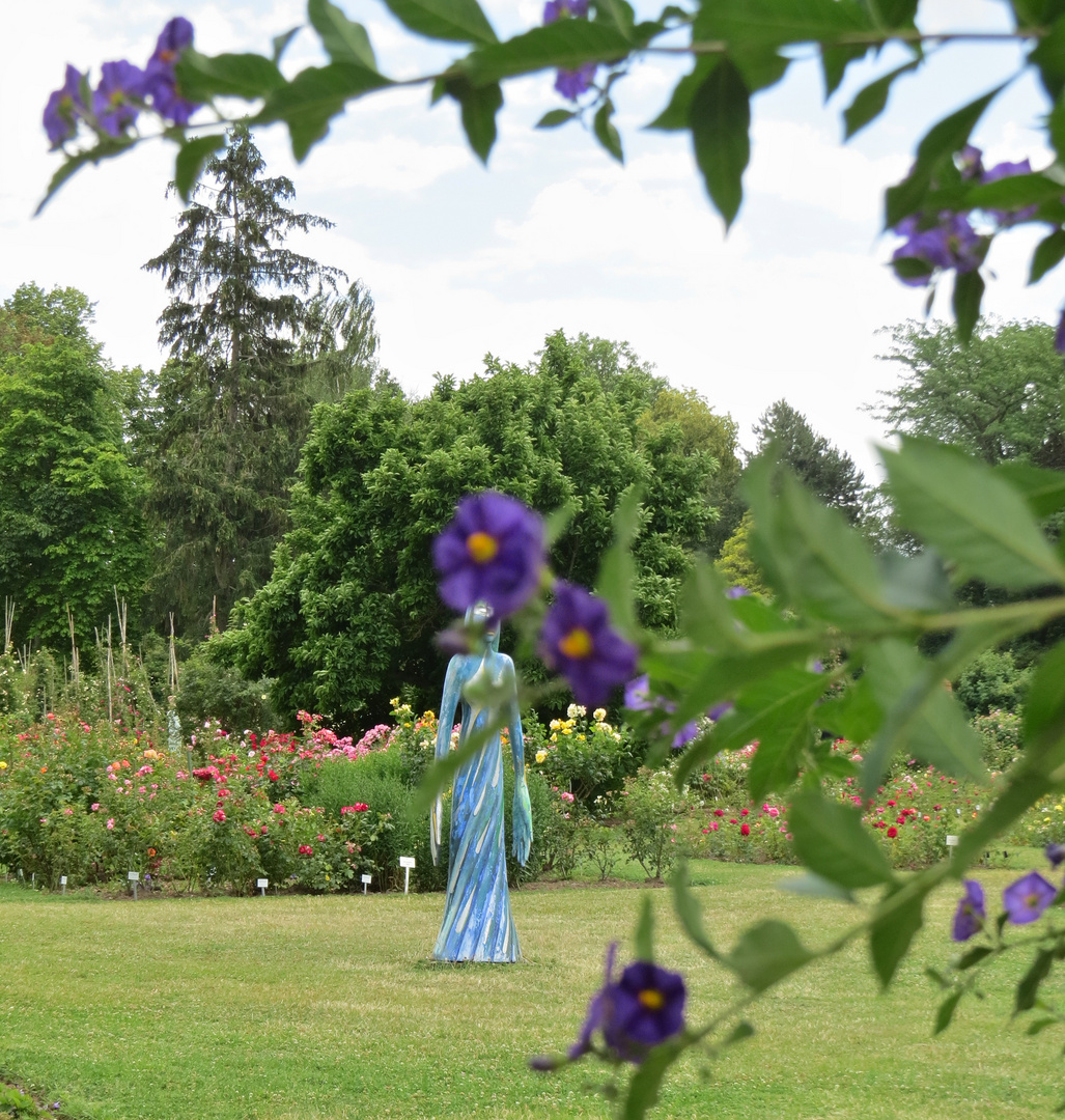 Frau in Blau