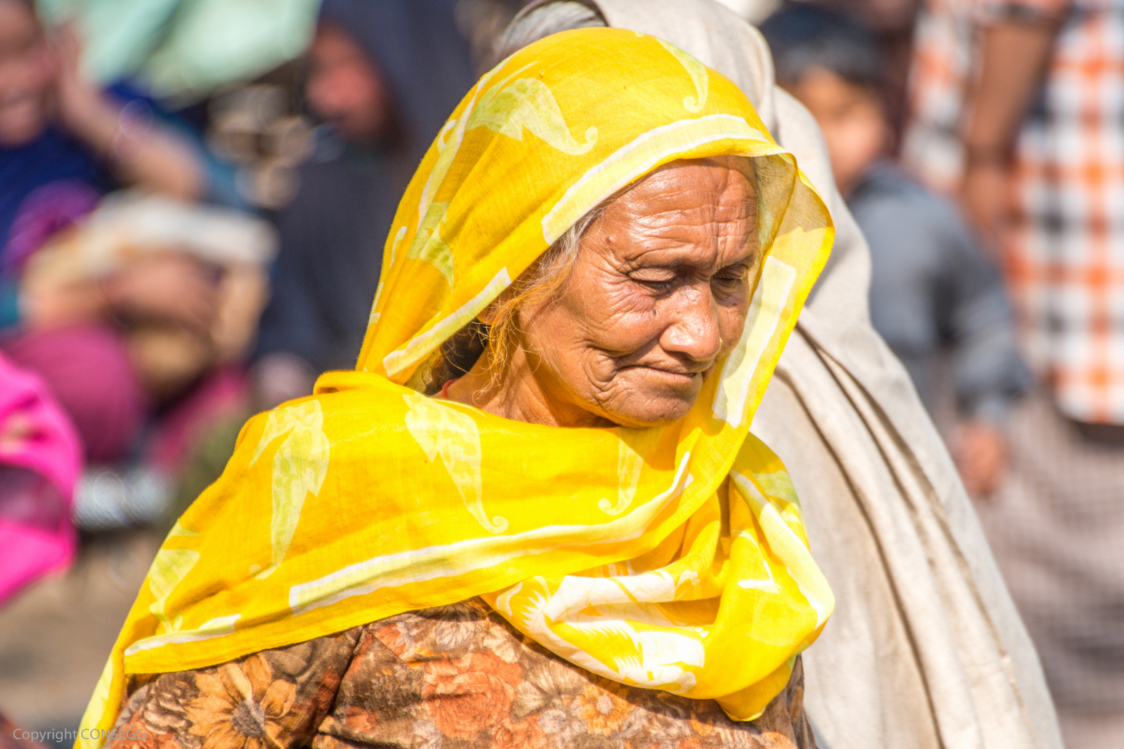 Frau in Old Delhi