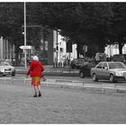 frau in rot