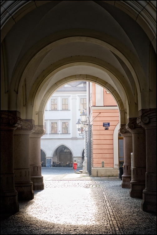 Frau in Rot