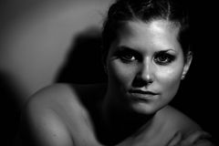 Frau - Kontrast - S/W - Close Up - Portrait