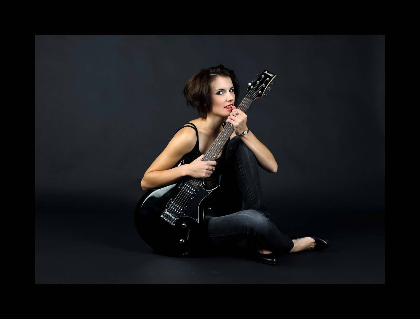 Frau Mit Gitarre Foto Bild Erwachsene Frau Gitarre Bilder Auf Fotocommunity