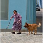 frau mit hund