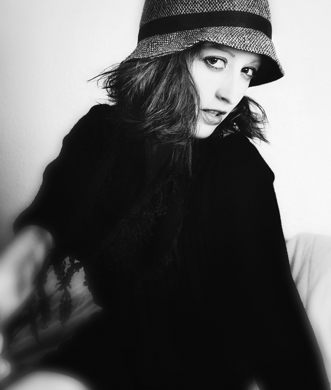 Frau mit Hut Foto &amp; Bild portrait, portrait frauen, indoor Bilder