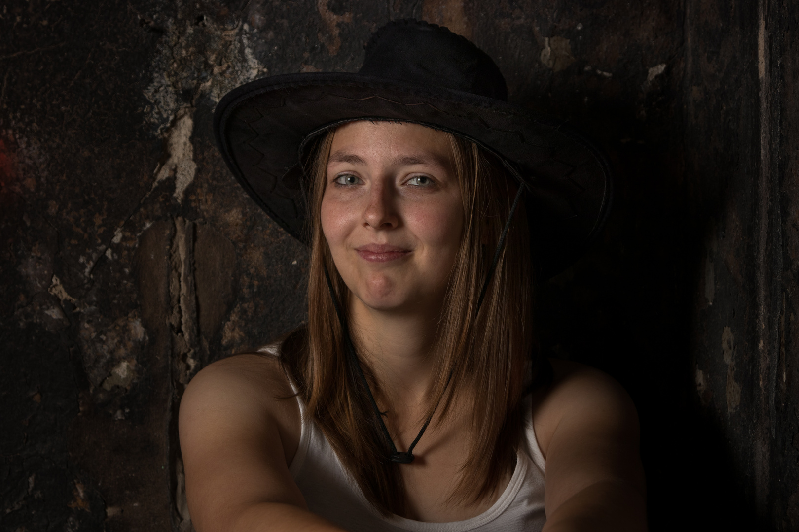 Frau mit Hut Foto & Bild | portrait, portrait frauen, outdoor Bilder