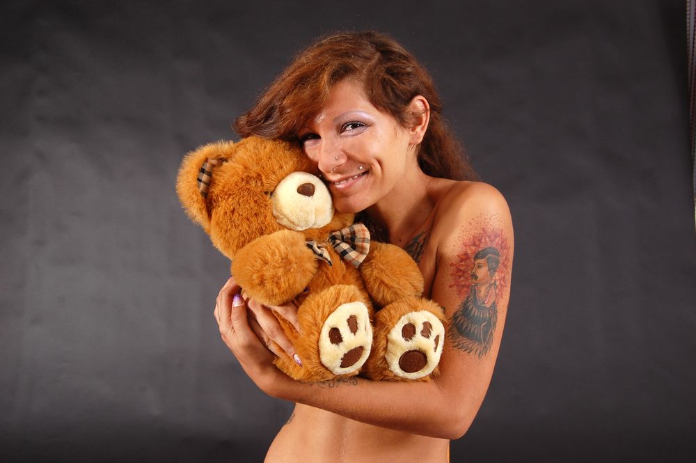 Frau mit Teddy