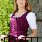 Frau mit Tracht/Dirndl