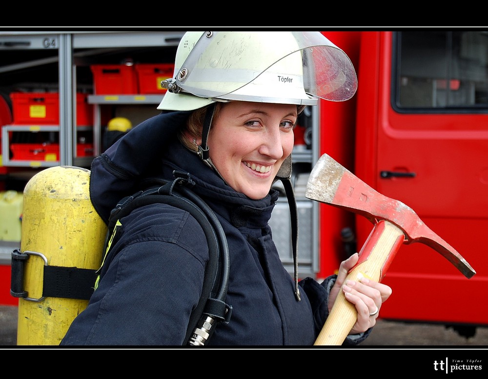 Frauen an den Brandherd... #2