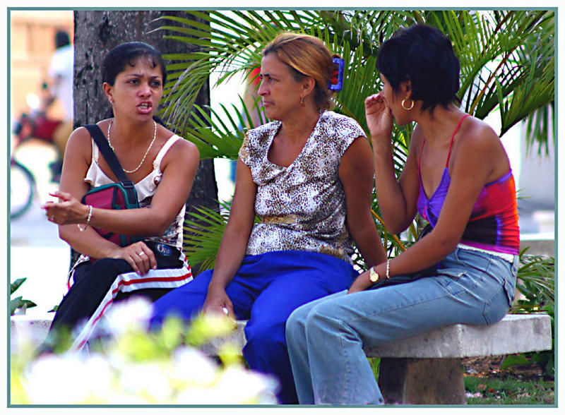 Frauen in Manzanillo / Cuba