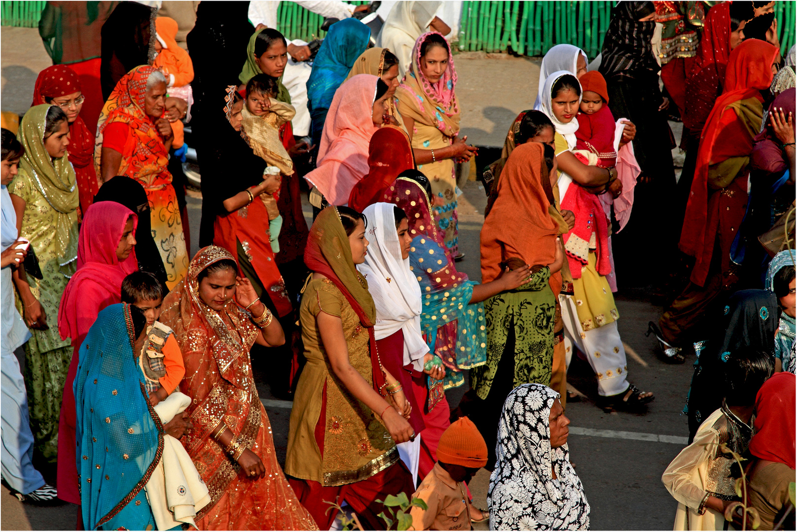Frauen und ihre Saris ....welch Schönheit