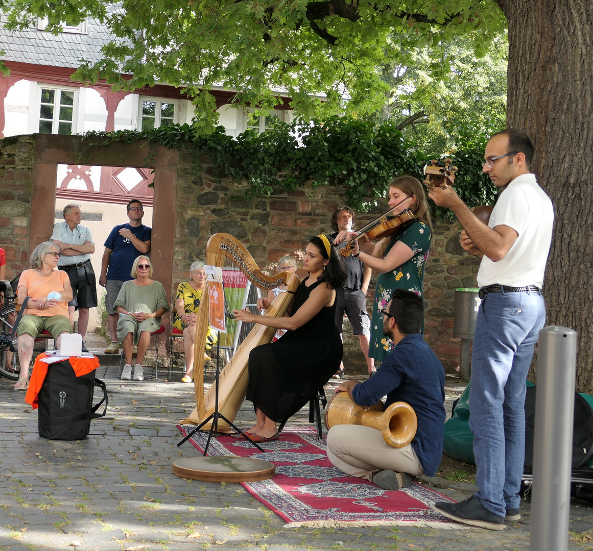 Frauen V - Musikerinnen aus der "bleiernen Zeit" (Corona) - 3