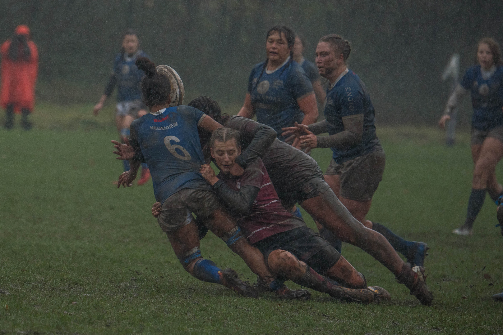 Frauenbundesliga in Köln   1