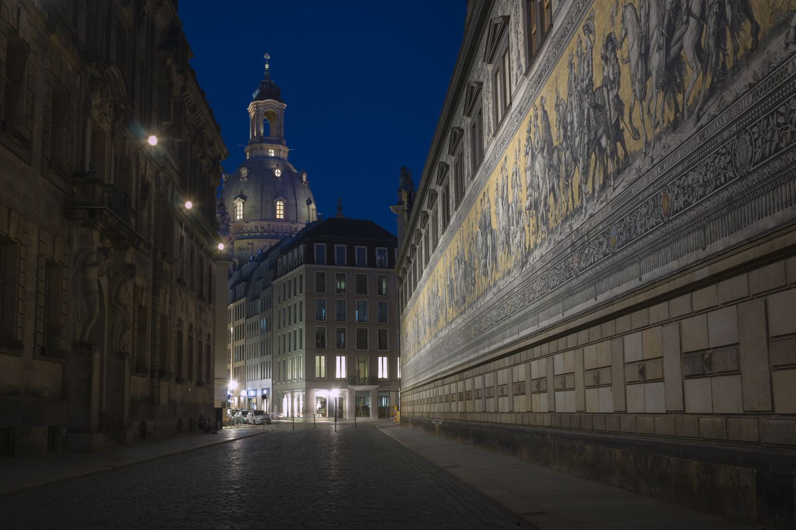 Frauenkirche am Ende des Fürstenzuges