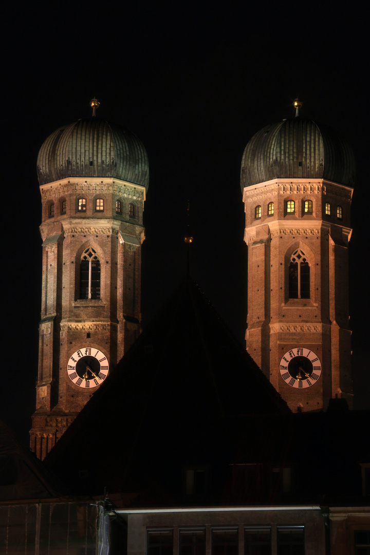 Frauenkirche bei Nacht