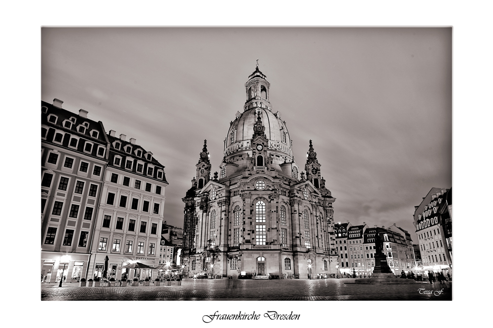 Frauenkirche Dresden @ Blaue Stunde in Black&White