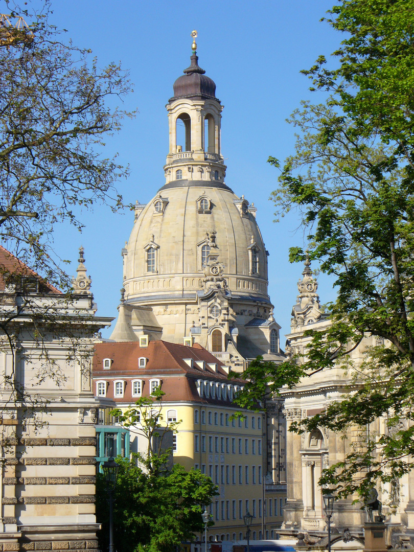 Frauenkirche Dresden "herausragend" aus der Altstadt