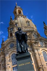 Frauenkirche Dresden mit Lutherdenkmal
