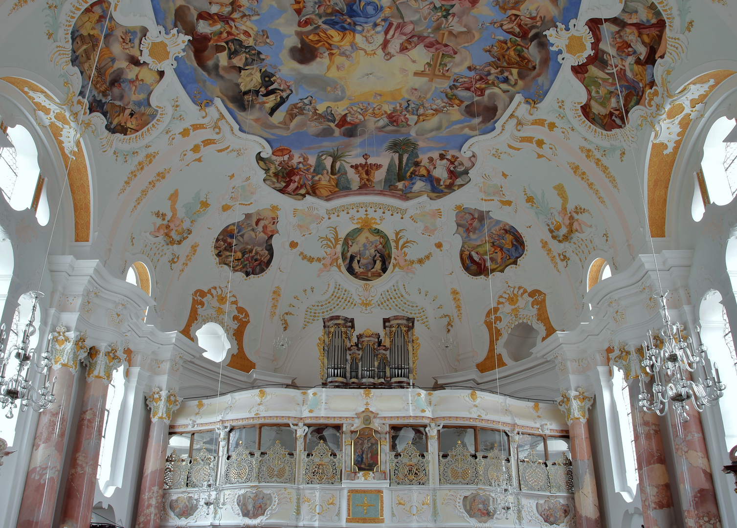 Frauenkirche Günzburg Blick zur Orgel