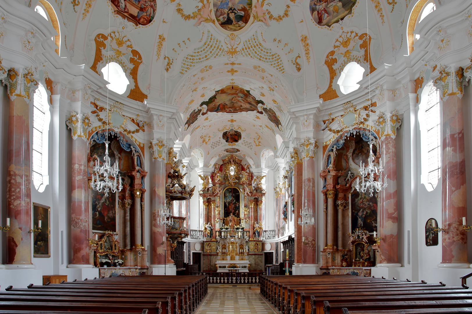 Frauenkirche Günzburg Innenraum 