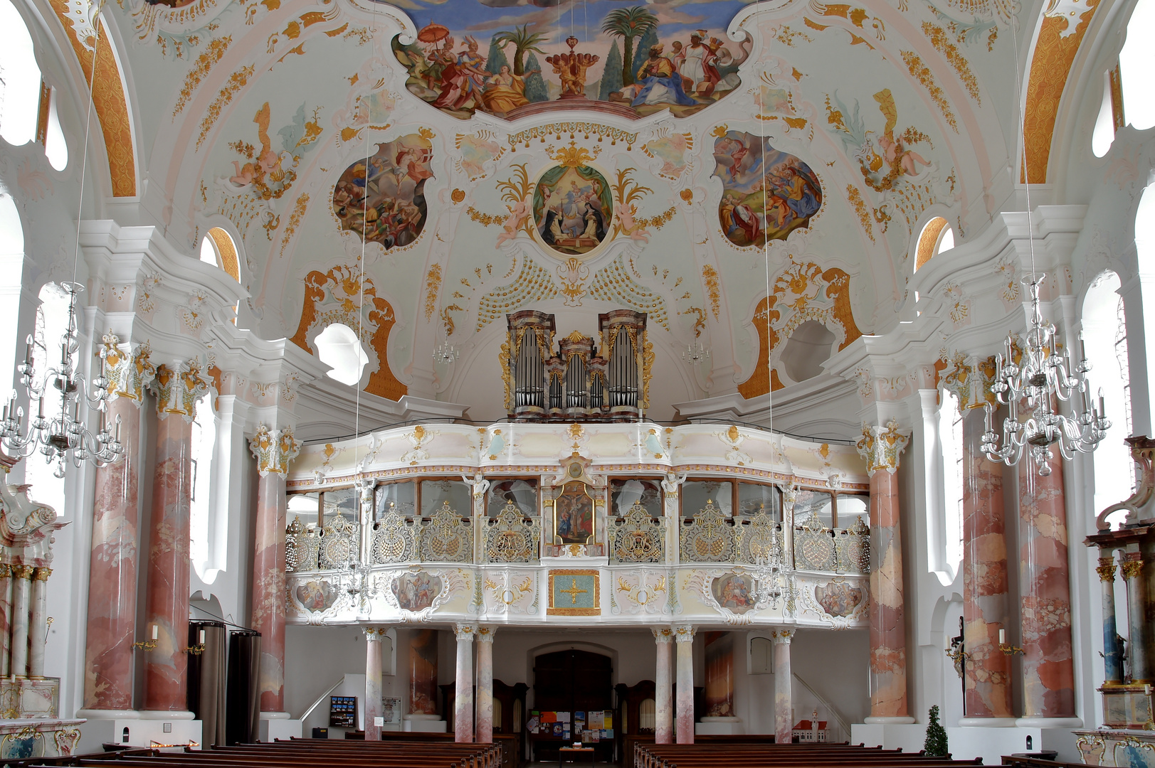 Frauenkirche Günzburg Nonnenempore und Orgel