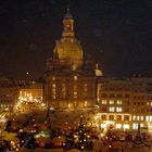 Frauenkirche im Schnee