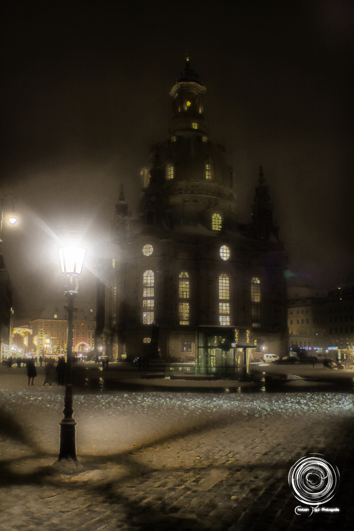 Frauenkirche im Schnee