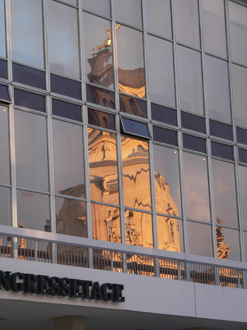 Frauenkirche im Spiegel