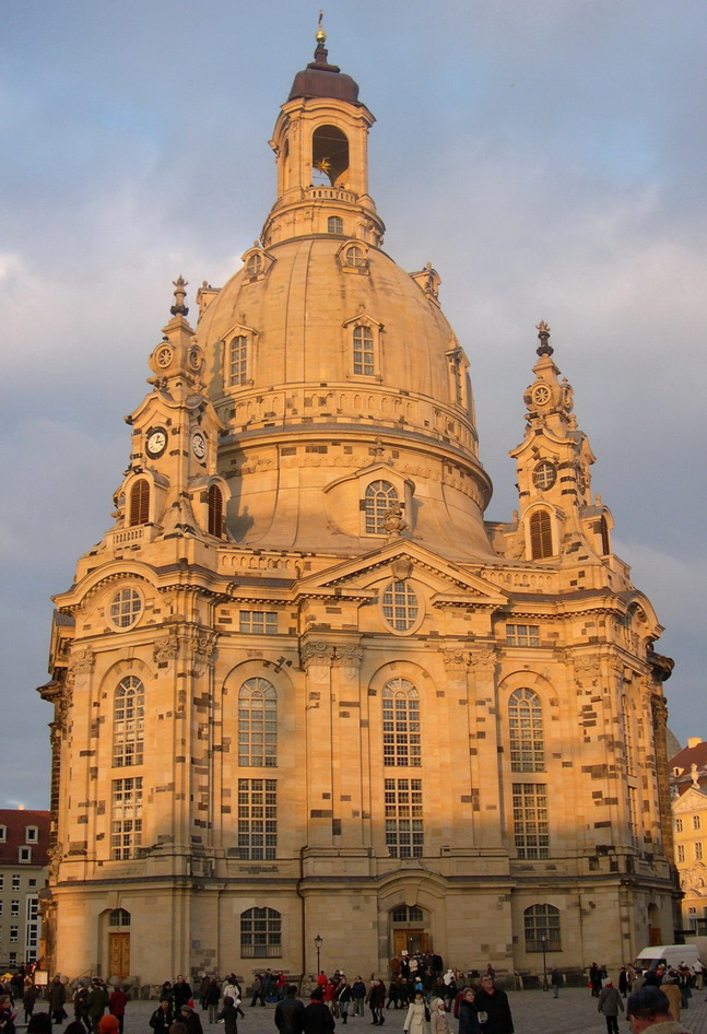 Frauenkirche im Winterlicht