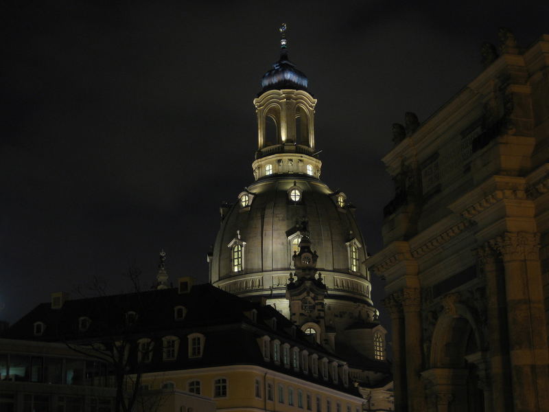 Frauenkirche im Zusammenspiel