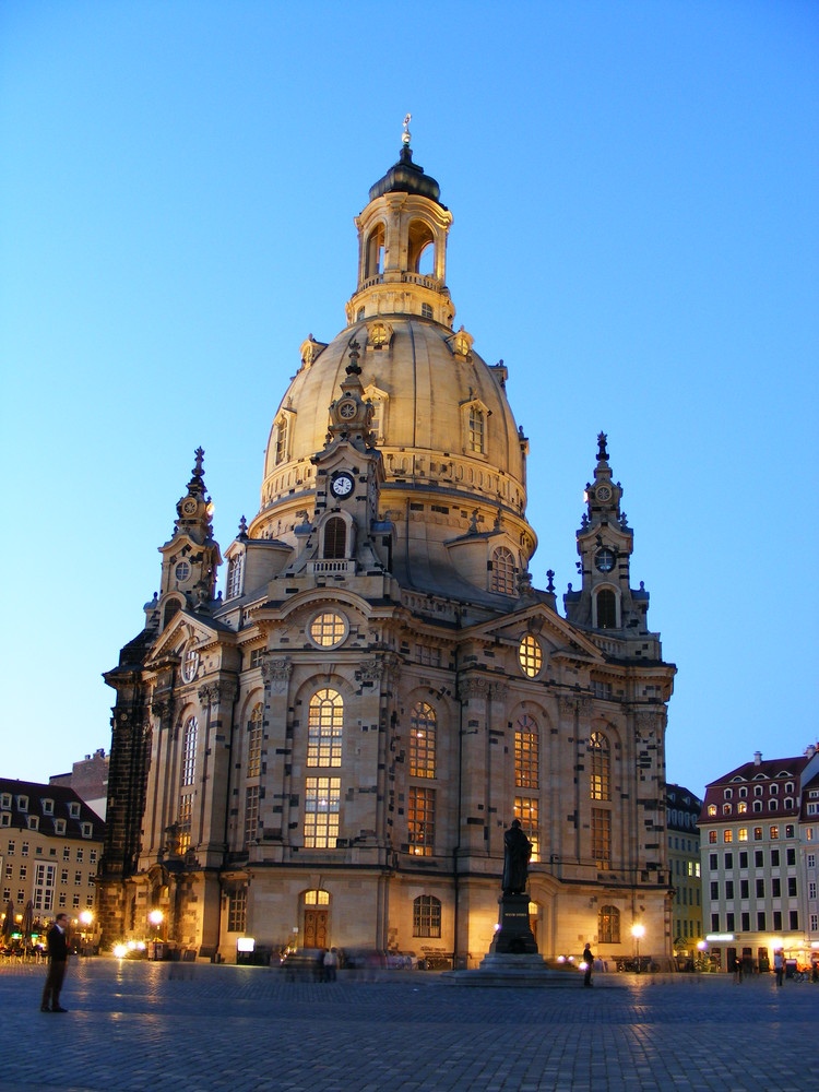 Frauenkirche in der Dämmerung