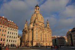 Frauenkirche in Januarsonne am späten Nachmittag