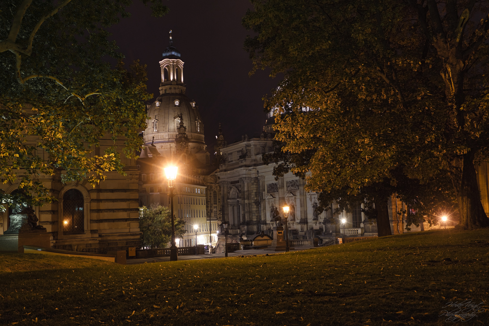 Frauenkirche und Albertinum bei Nacht