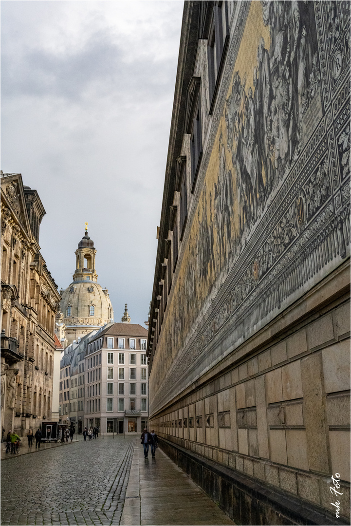 Frauenkirche und Fürstenzug in Dresden