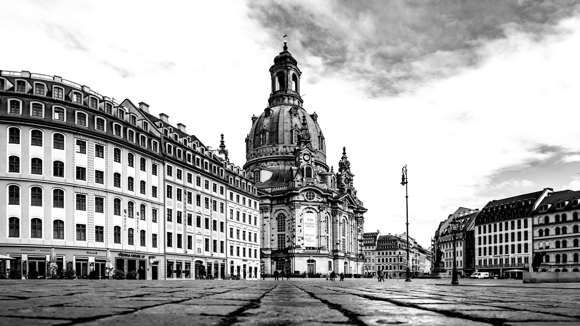 Frauenkirche und leerer Freimarkt