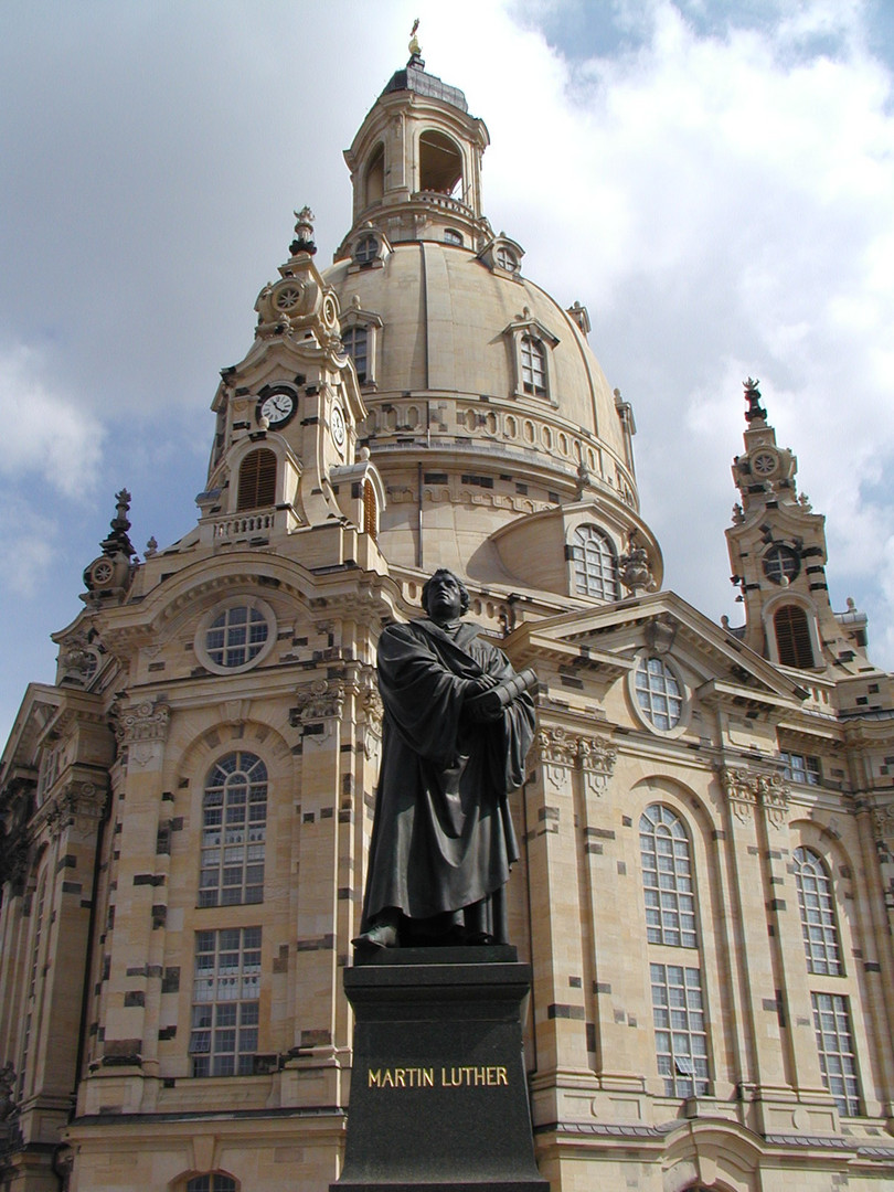 Frauenkirche und Lutherstatue