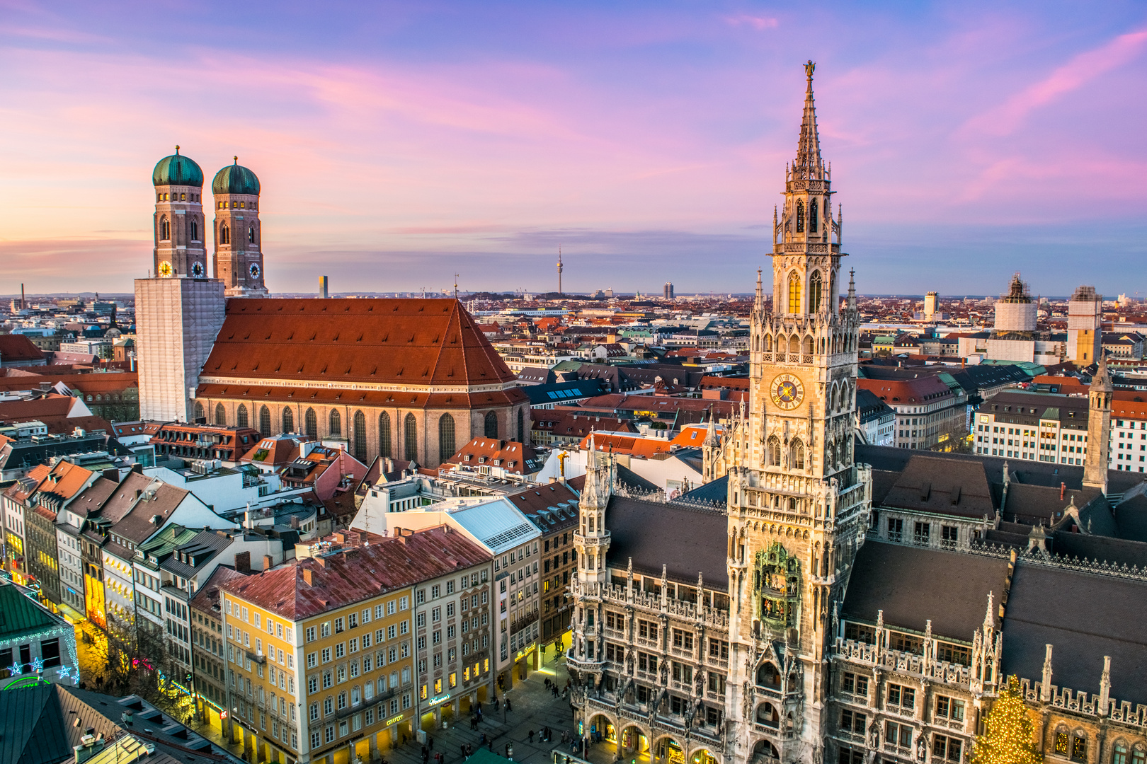 Frauenkirche und Rathaus